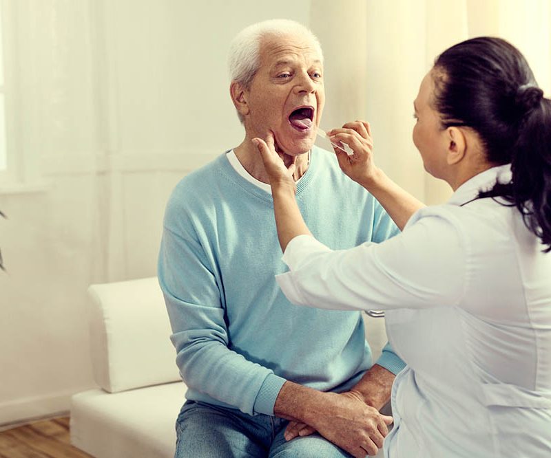 Suchość błon śluzowych i gardła u seniorów